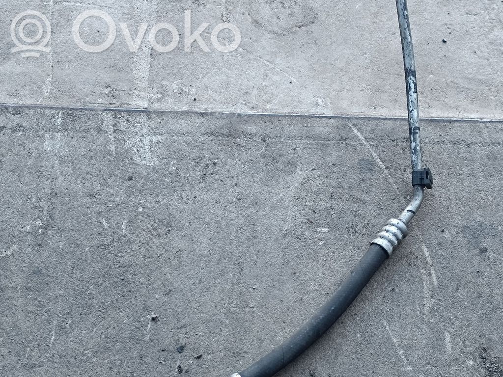 BMW 5 E60 E61 Ilmastointilaitteen putki (A/C) 