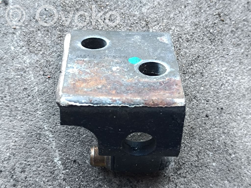 BMW X5 E53 Front door lower hinge 