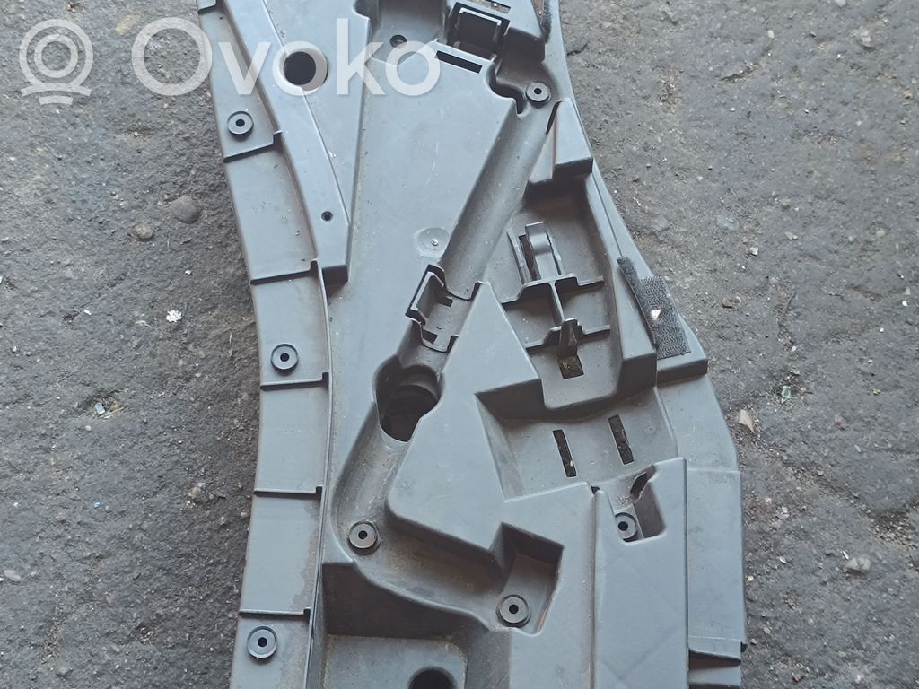 Tool box   51478244764,8244764