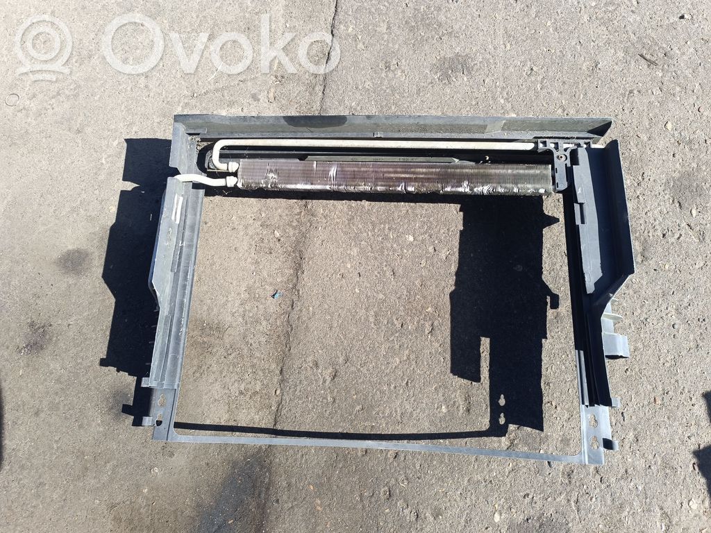 BMW 7 E65 E66 Fixation de radiateur 