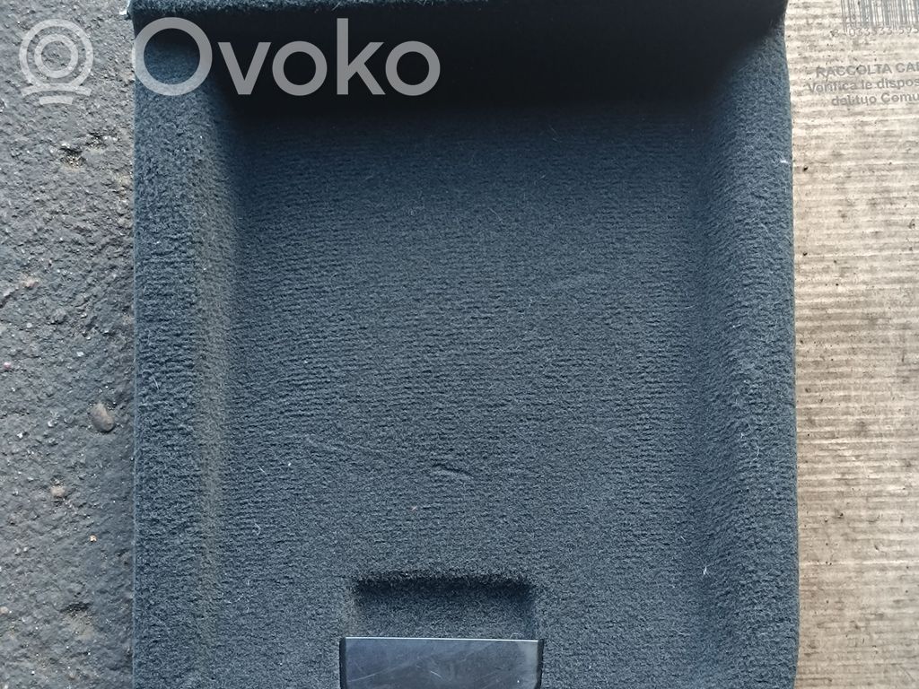 BMW X5 E70 Trunk/boot side trim panel 