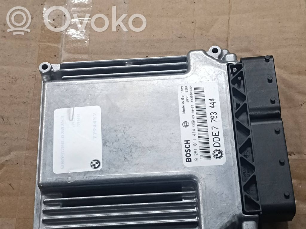BMW X5 E53 Variklio valdymo blokas 