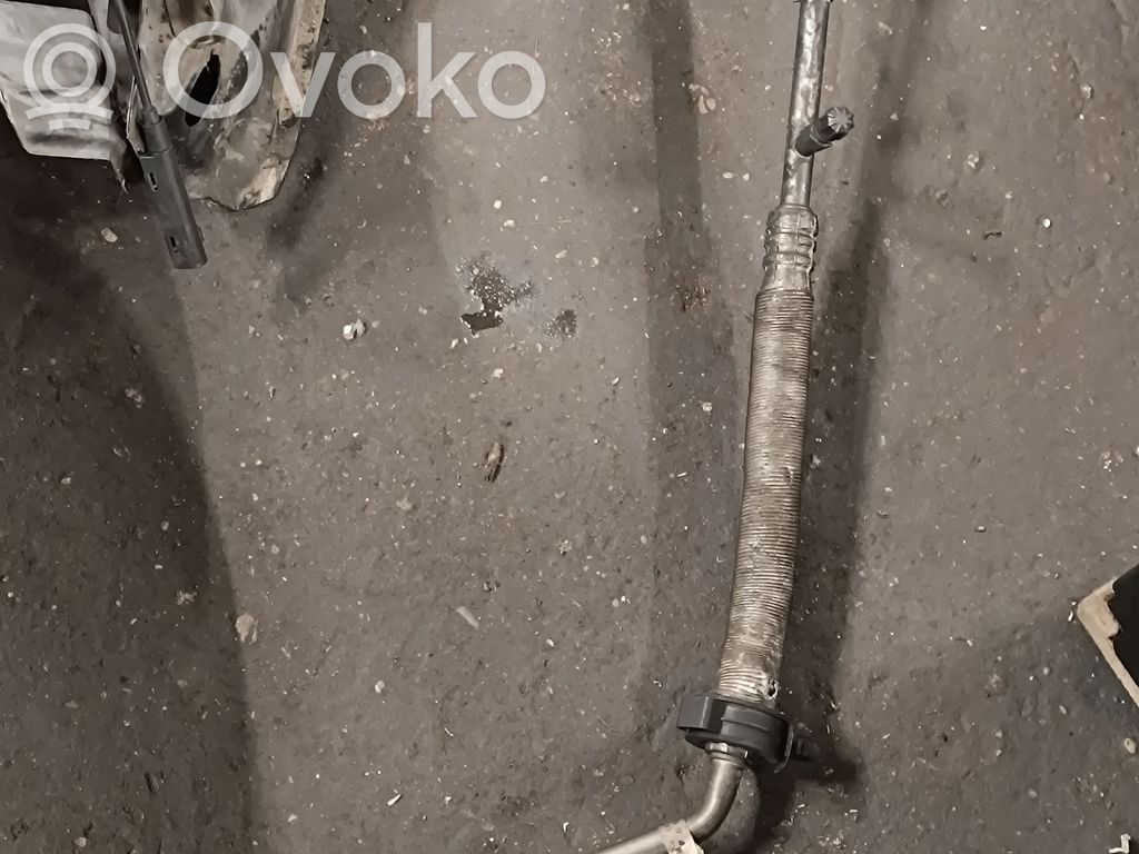 Ilmastointilaitteen putki (A/C)   691786502,6917865