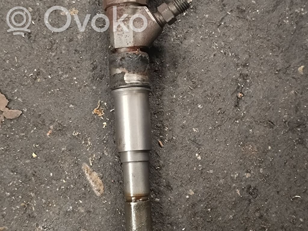Polttoainesuutin   7784661