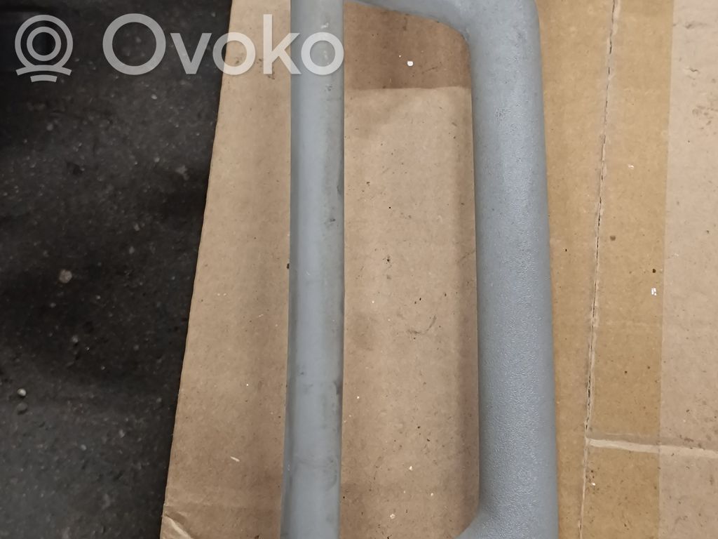 BMW 7 E32 Rankenėlė priekinė 