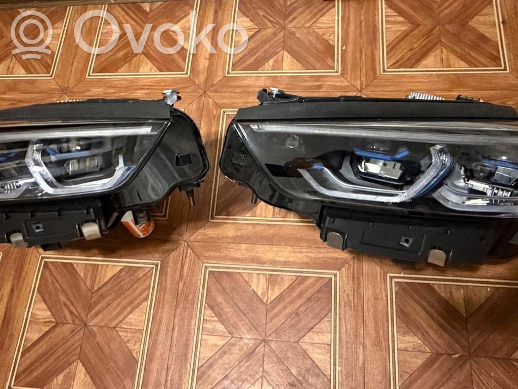 BMW M8 F91 F92 G14 G15 Set faruri 