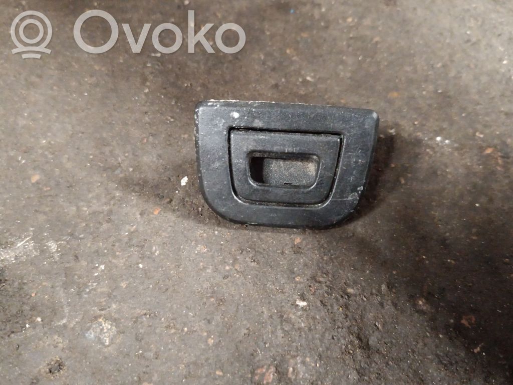 Tie down hook / loop