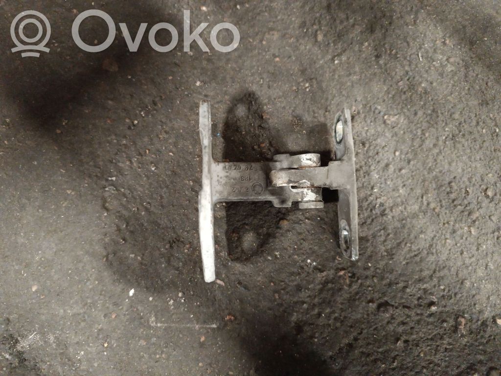 Tailgate/trunk/boot hinge   8402183