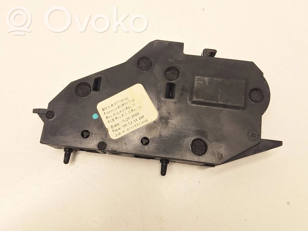 BMW X5 E70 Glove box lock 