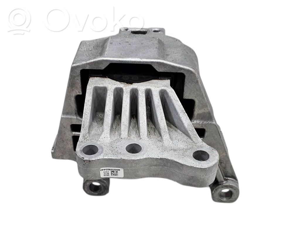 Fiat 500X Engine mounting bracket 