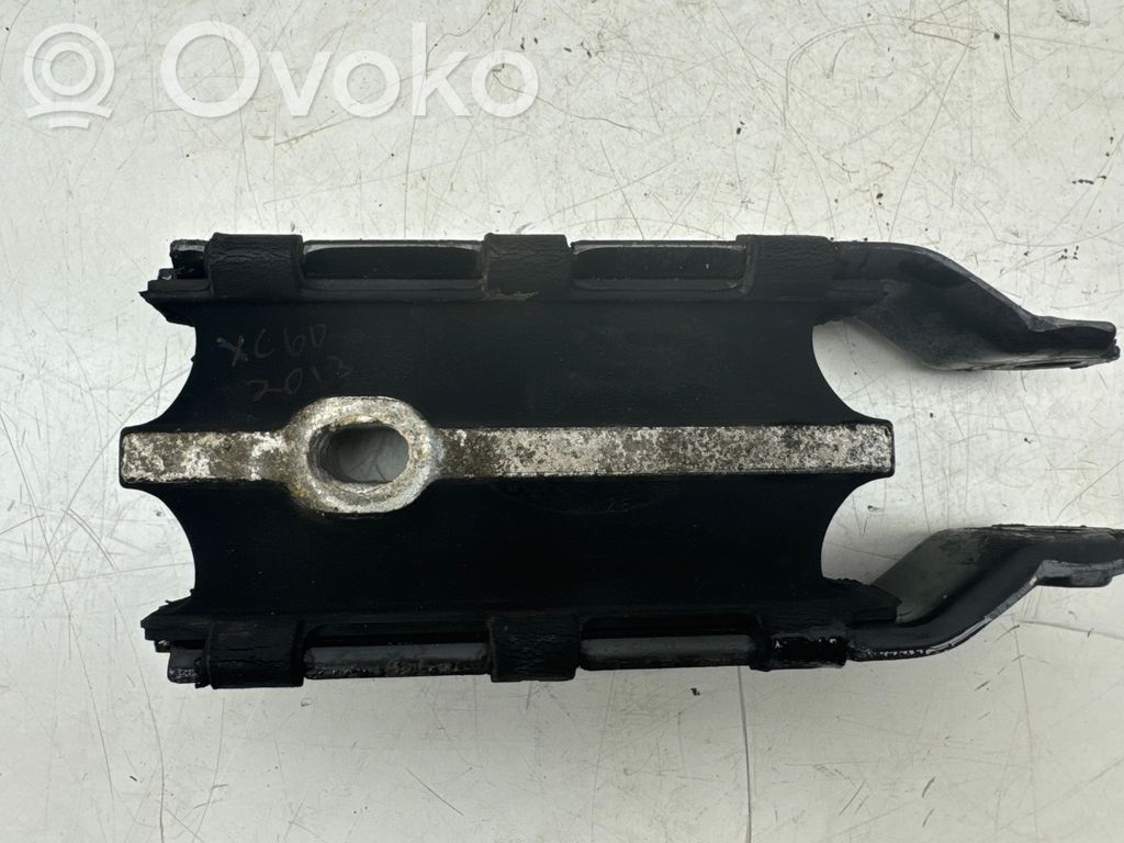 Volvo XC60 Engine mount bracket 