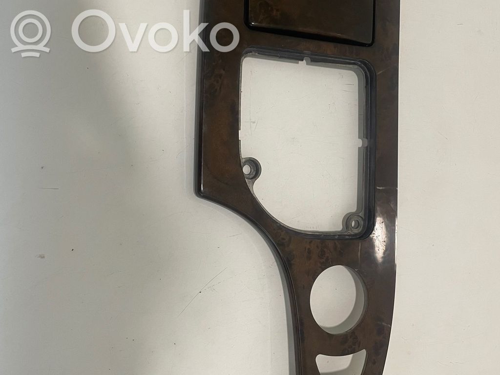 BMW 5 E60 E61 Pavarų perjungimo svirties apdaila (plastikinė) 