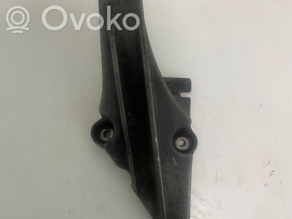 BMW 5 E39 Engine mounting bracket 