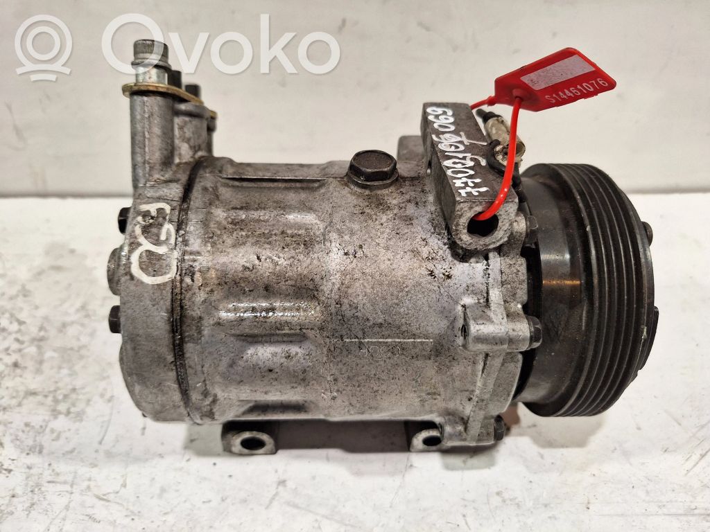 Renault Clio II Air conditioning (A/C) compressor (pump) 