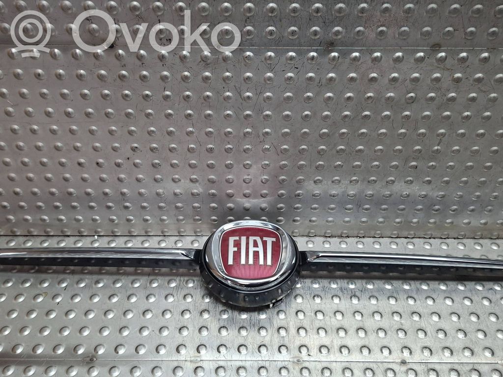 Fiat 500 Atrapa chłodnicy / Grill 