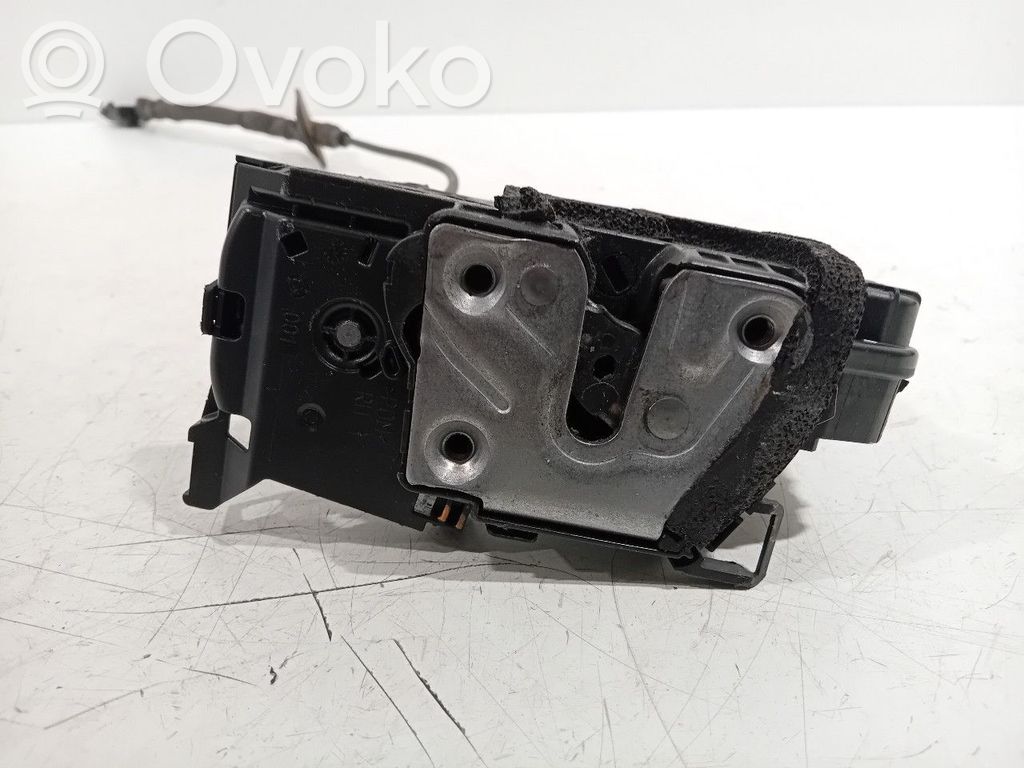 Renault Clio IV Front door lock 