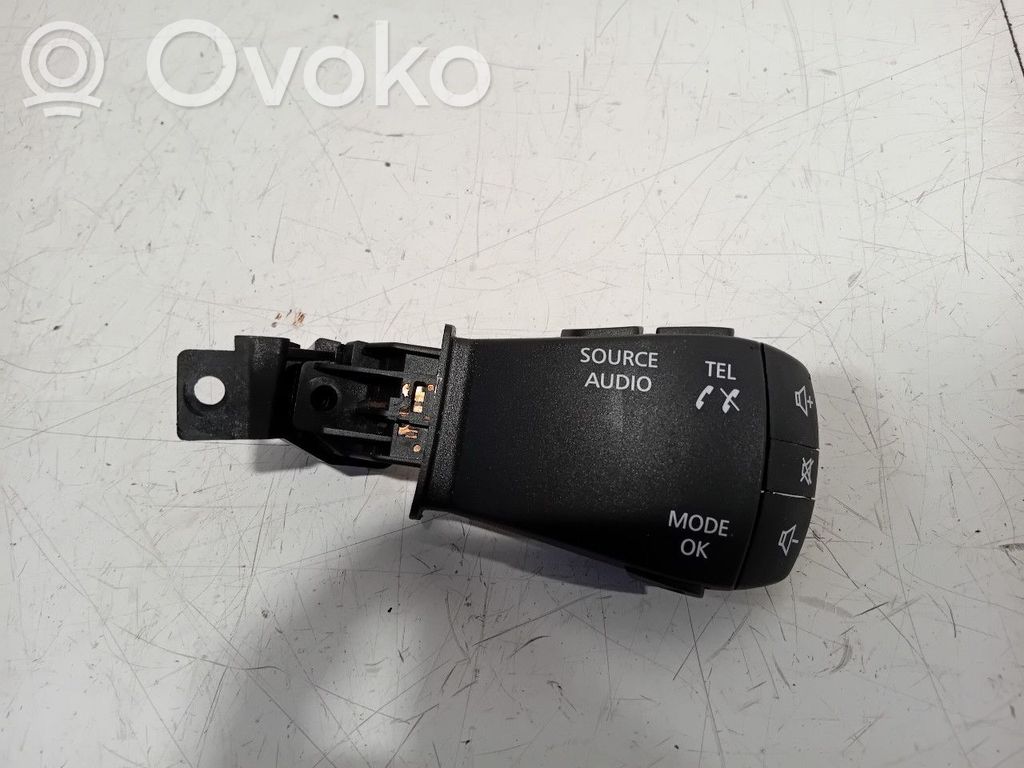 Dacia Duster II Interruptores/botones de la columna de dirección 