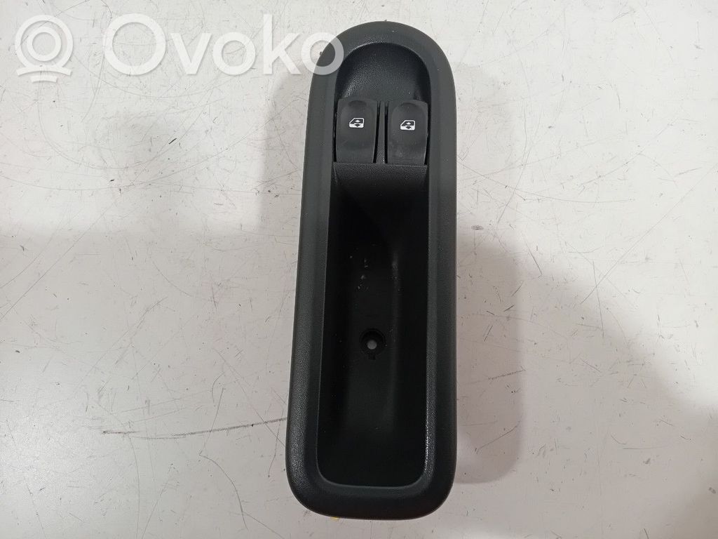 Renault Twingo II Electric window control switch 
