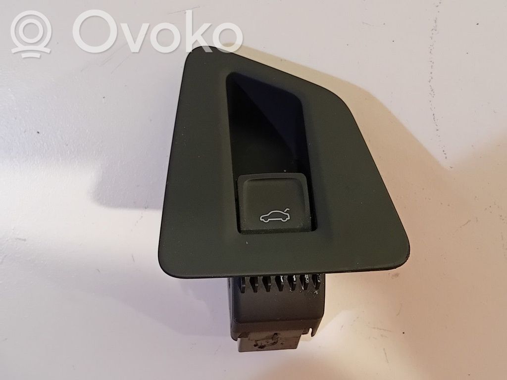 Volkswagen Touareg III Tailgate/trunk/boot open switch 