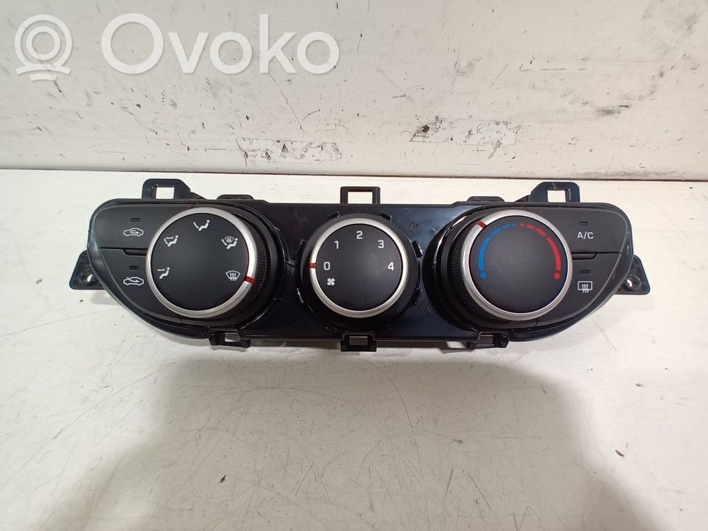 Hyundai i10 Panel klimatyzacji 