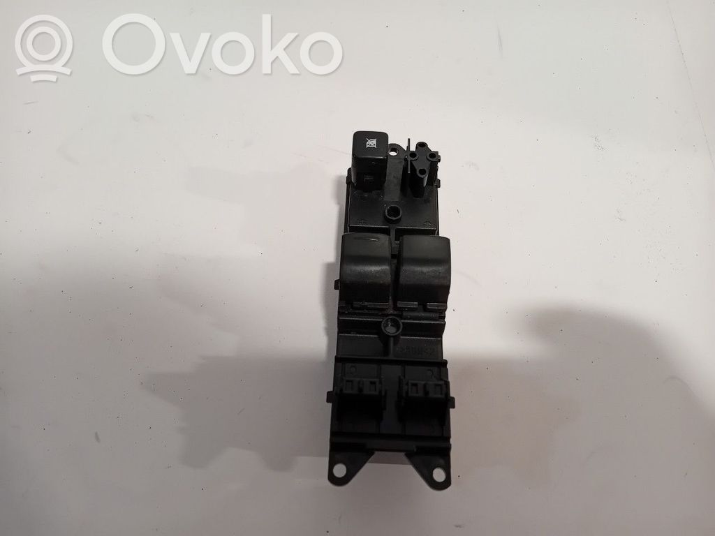 Mitsubishi Space Star Electric window control switch 