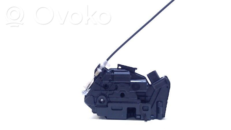 Volkswagen PASSAT CC Front door lock 