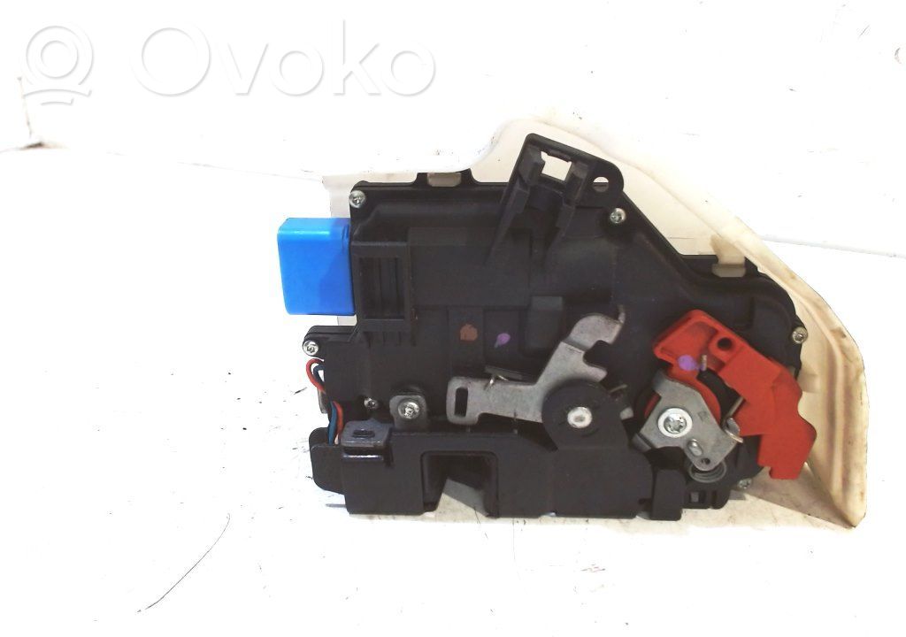 Volkswagen Golf VI Front door lock 