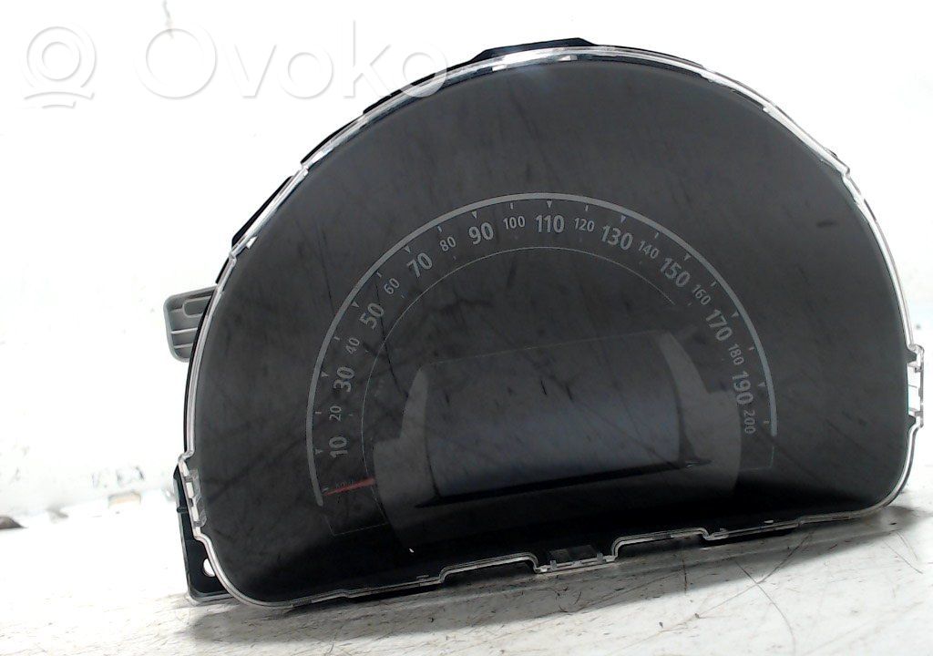 Renault Twingo III Geschwindigkeitsmesser Cockpit 