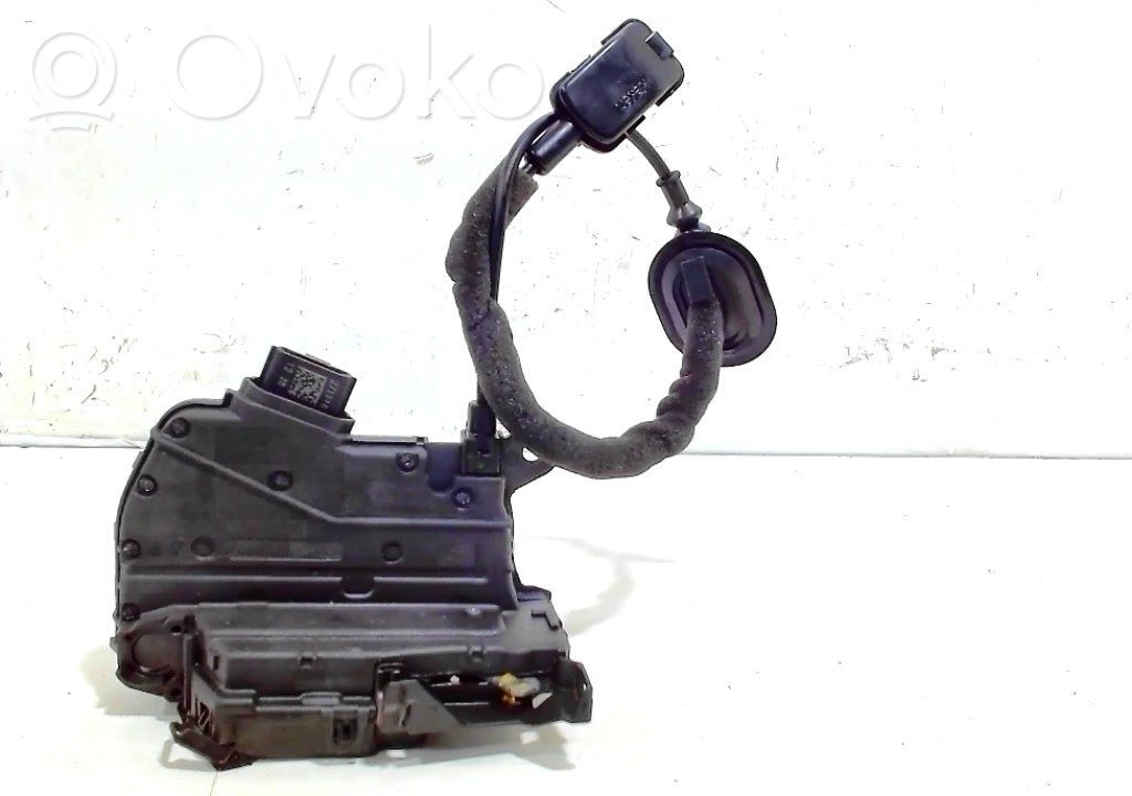 Renault Twingo III Front door lock 