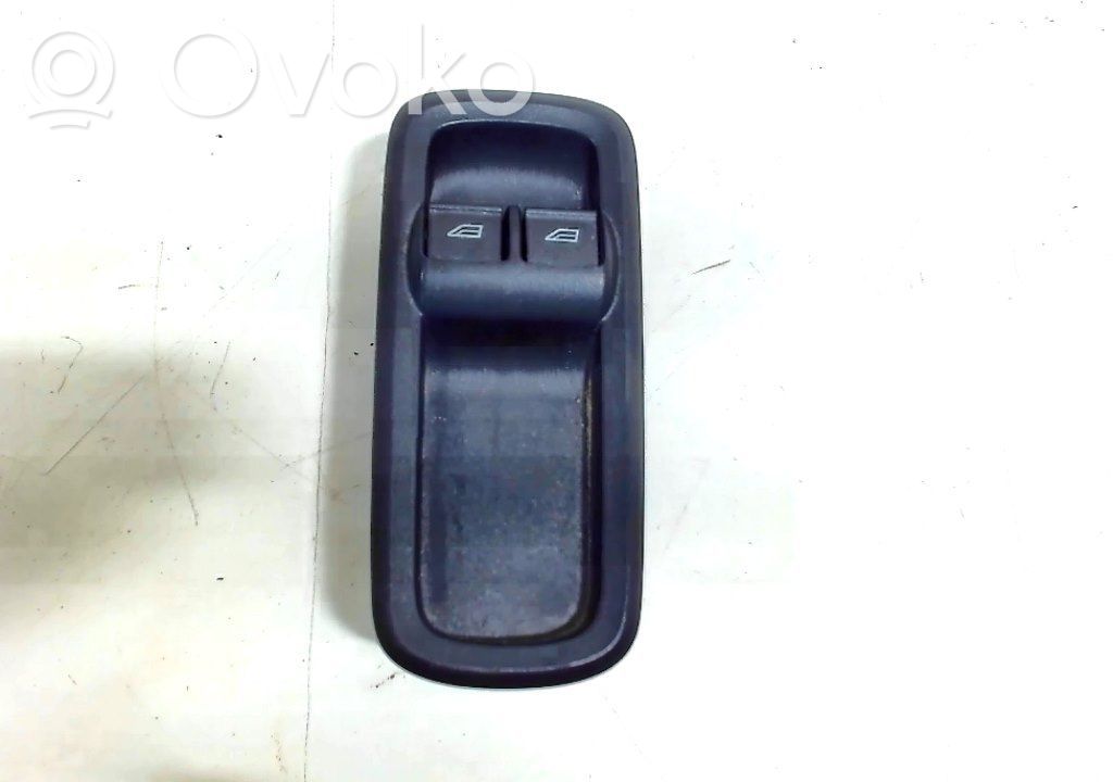 Ford Fiesta Interruptor del elevalunas eléctrico 
