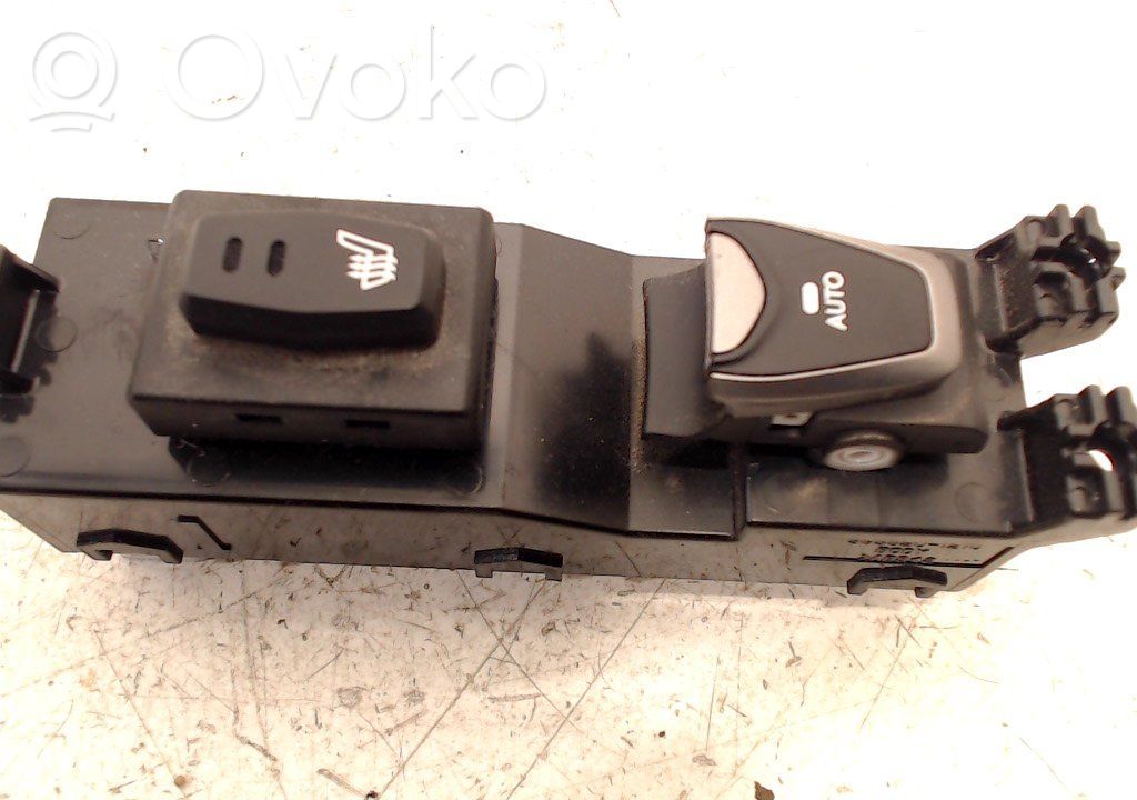 Hyundai Santa Fe Seat heating switch 