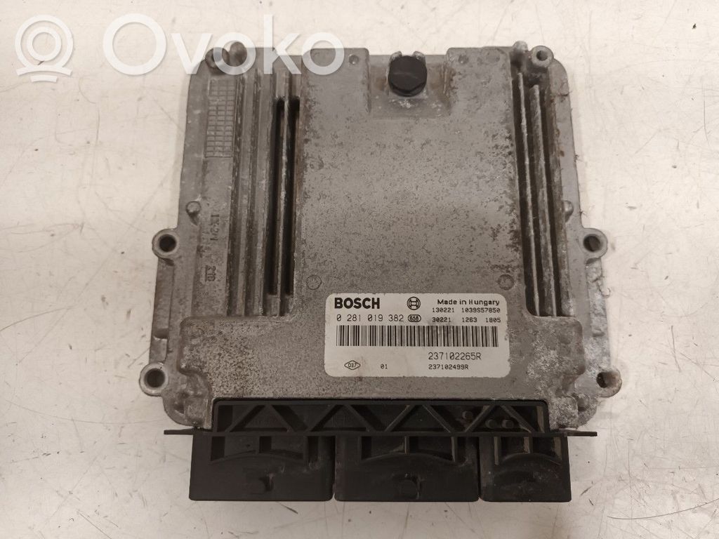 Opel Movano B Engine control unit/module 