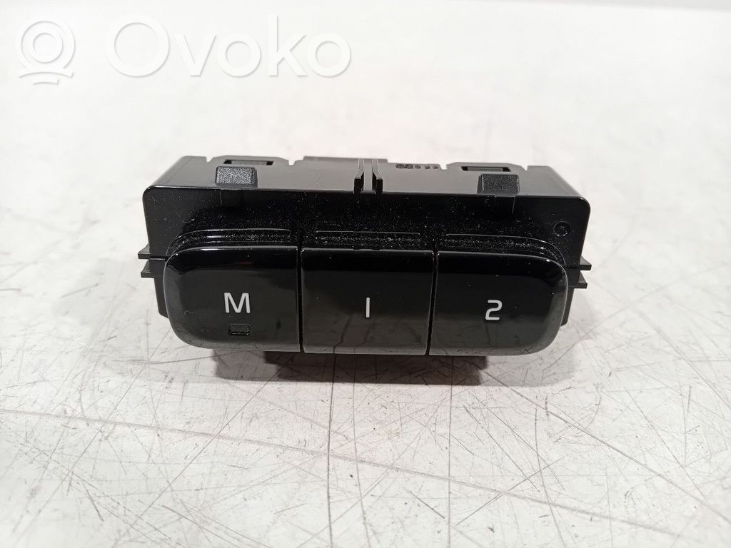 Seat control switch   32256751