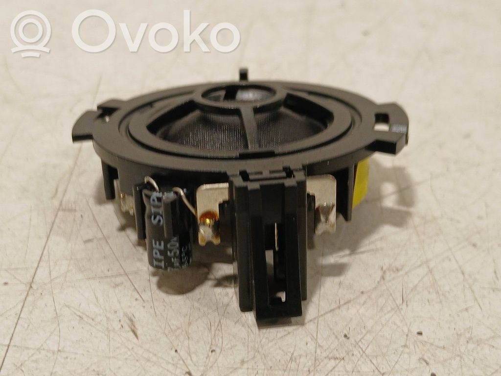 Audi A4 S4 B9 Etuoven kaiutin 