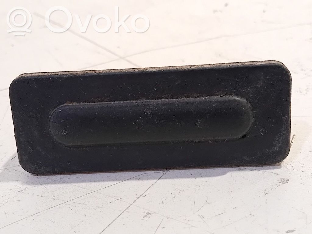 Tailgate/trunk/boot open switch   95835T02