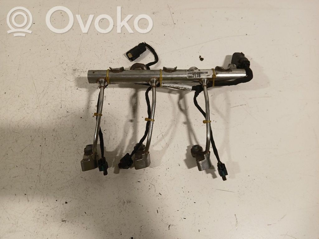 Opel Corsa E Fuel injector supply line/pipe 