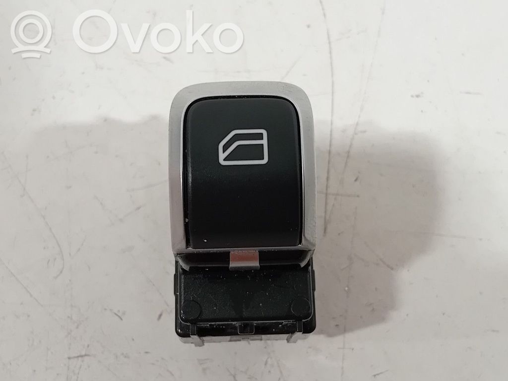 Lynk & co 01 Rear door window switch trim 