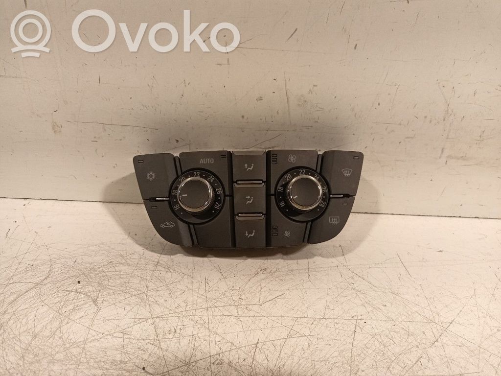 Opel Meriva B Climate control unit 
