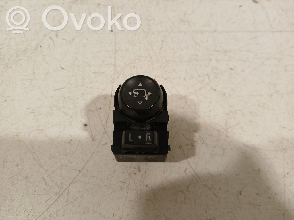 Vauxhall Astra K Wing mirror switch 