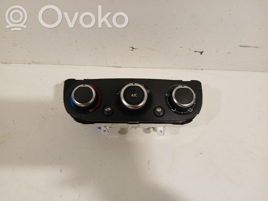 Renault Clio IV Climate control unit 