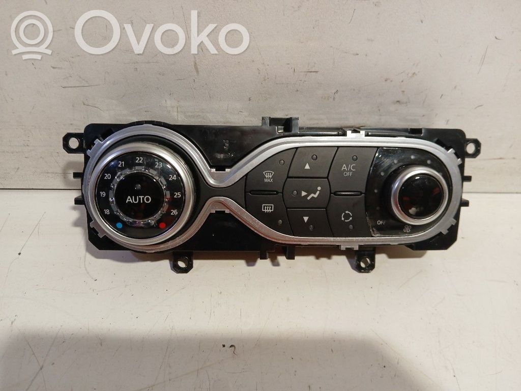 Renault Clio IV Climate control unit 
