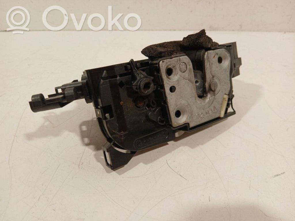 Opel Vivaro Rear door lock 