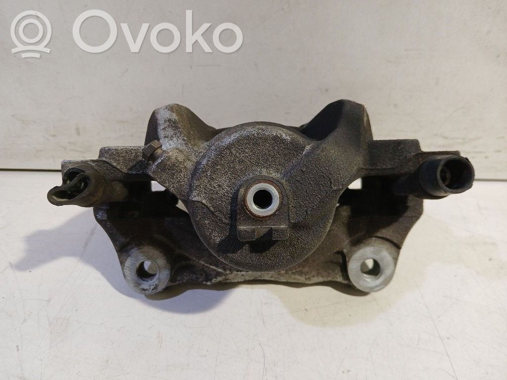 Nissan Qashqai J12 Zacisk hamulcowy przedni 