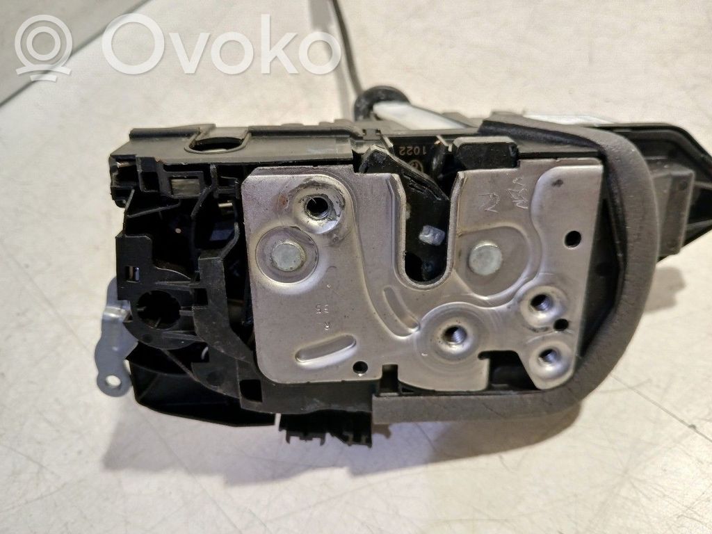 Volvo XC40 Cerradura de puerta delantera 