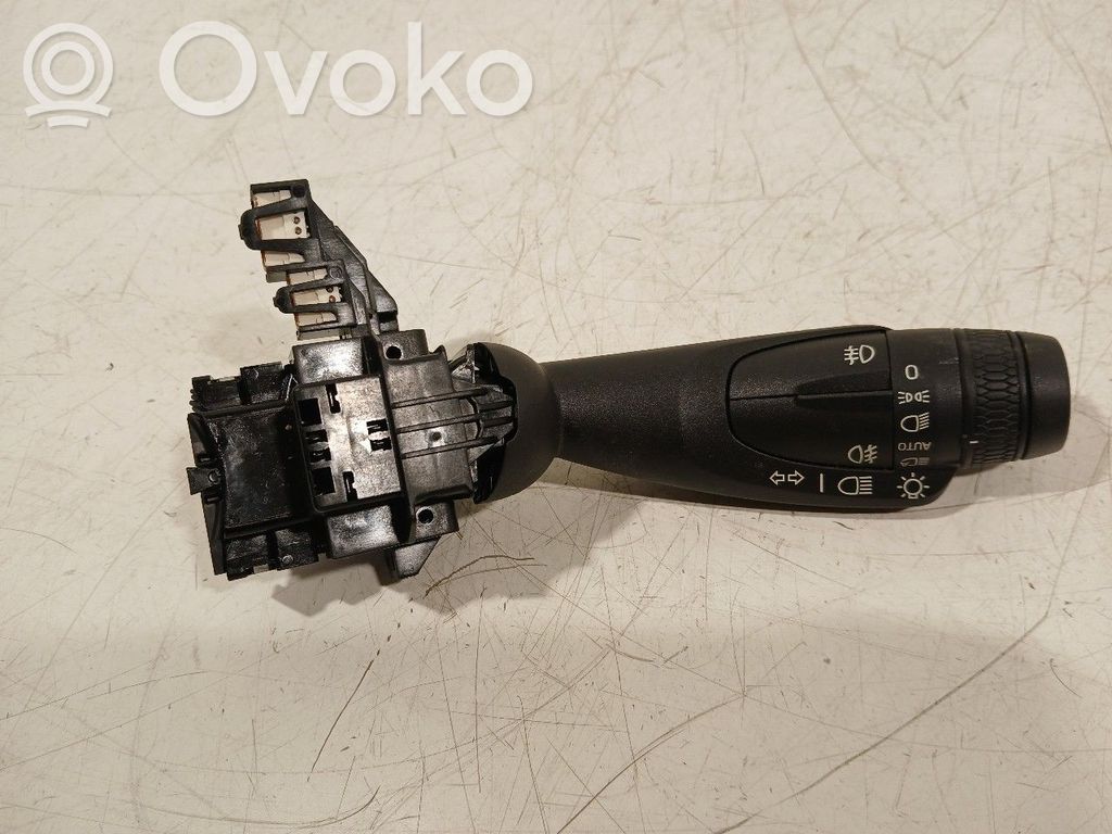 Volvo XC40 Interruptor/palanca de limpiador de luz de giro 