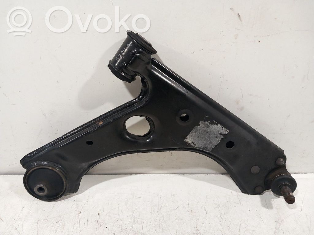 Opel Corsa E Priekinė svirtis 