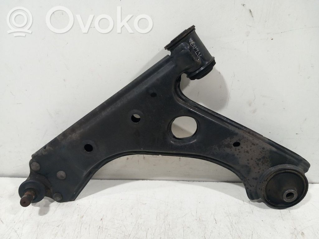 Opel Corsa E Priekinė svirtis 