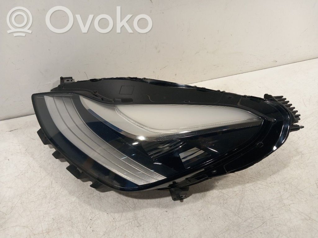 Tesla Model 3 Scheinwerfer 