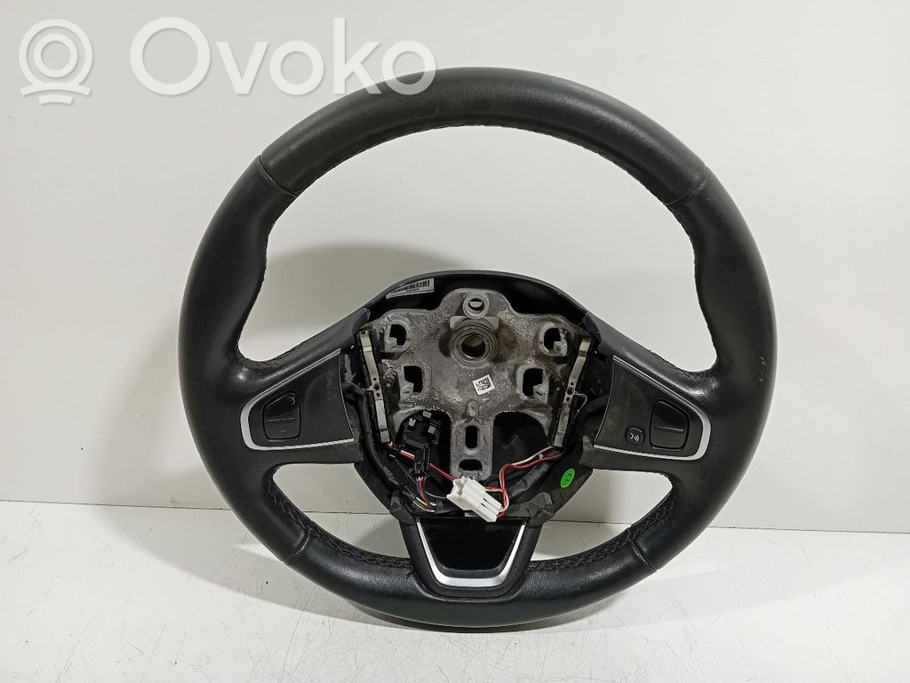 Renault Clio IV Lenkrad 