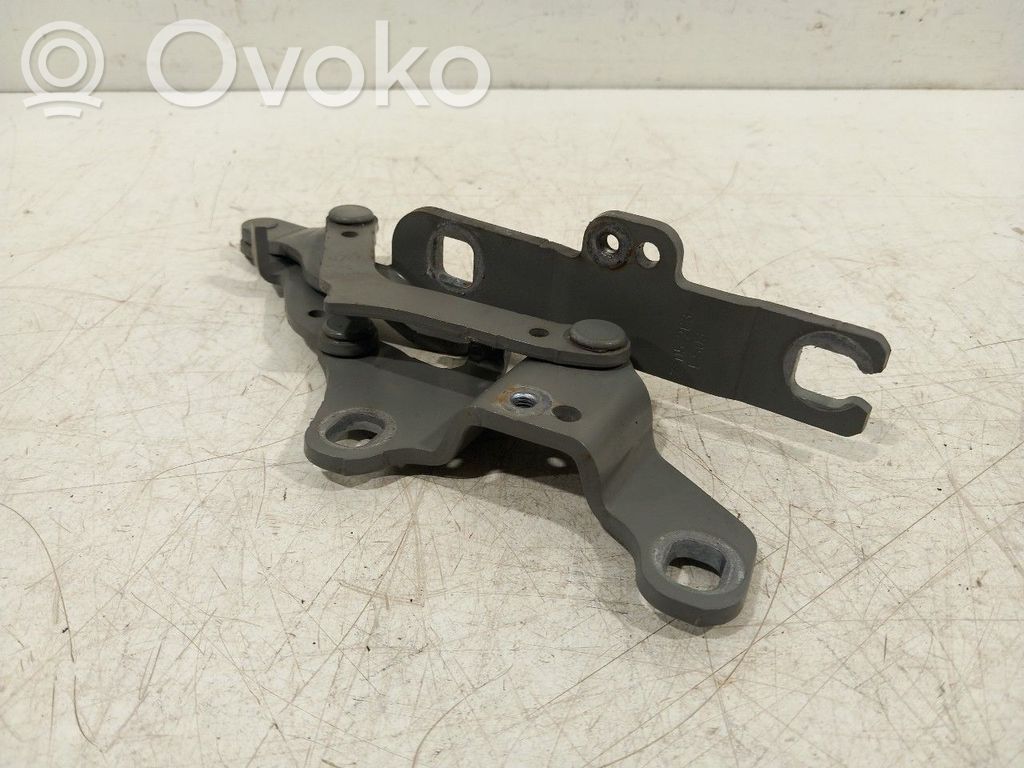 Engine bonnet/hood hinges   7115263